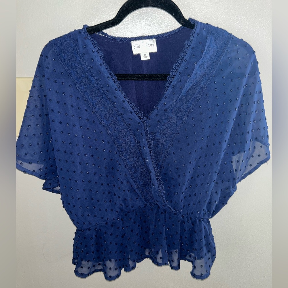 Jun & Ivy top! Size medium!